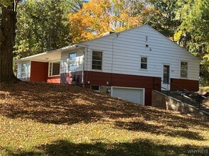 656 Girard Ave in East Aurora, NY - Building Photo - Building Photo