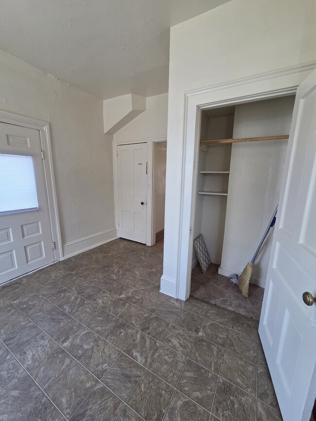 414 N Lee St in Bloomington, IL - Building Photo - Building Photo