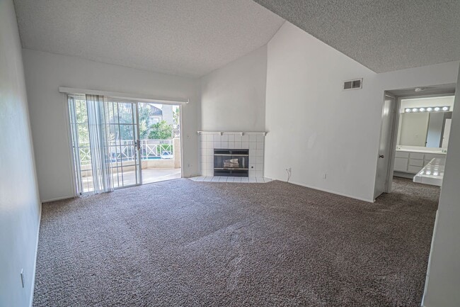 23633 Del Monte in Valencia, CA - Building Photo - Building Photo