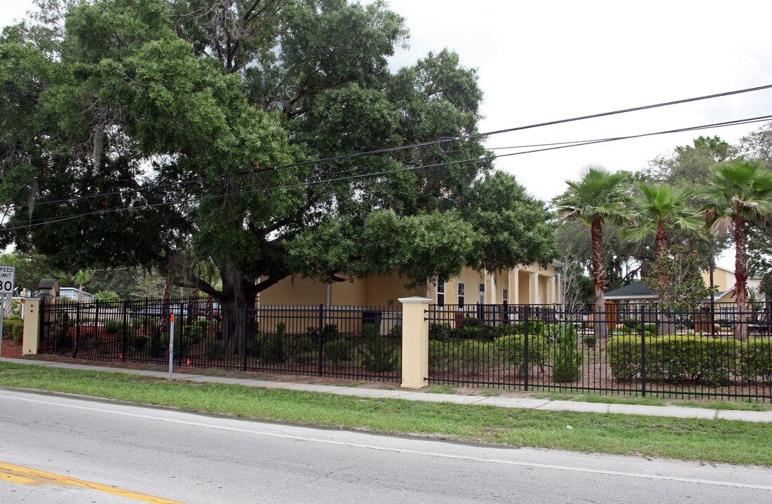 The Oaks at Stone Fountain in Tampa, FL - Foto de edificio