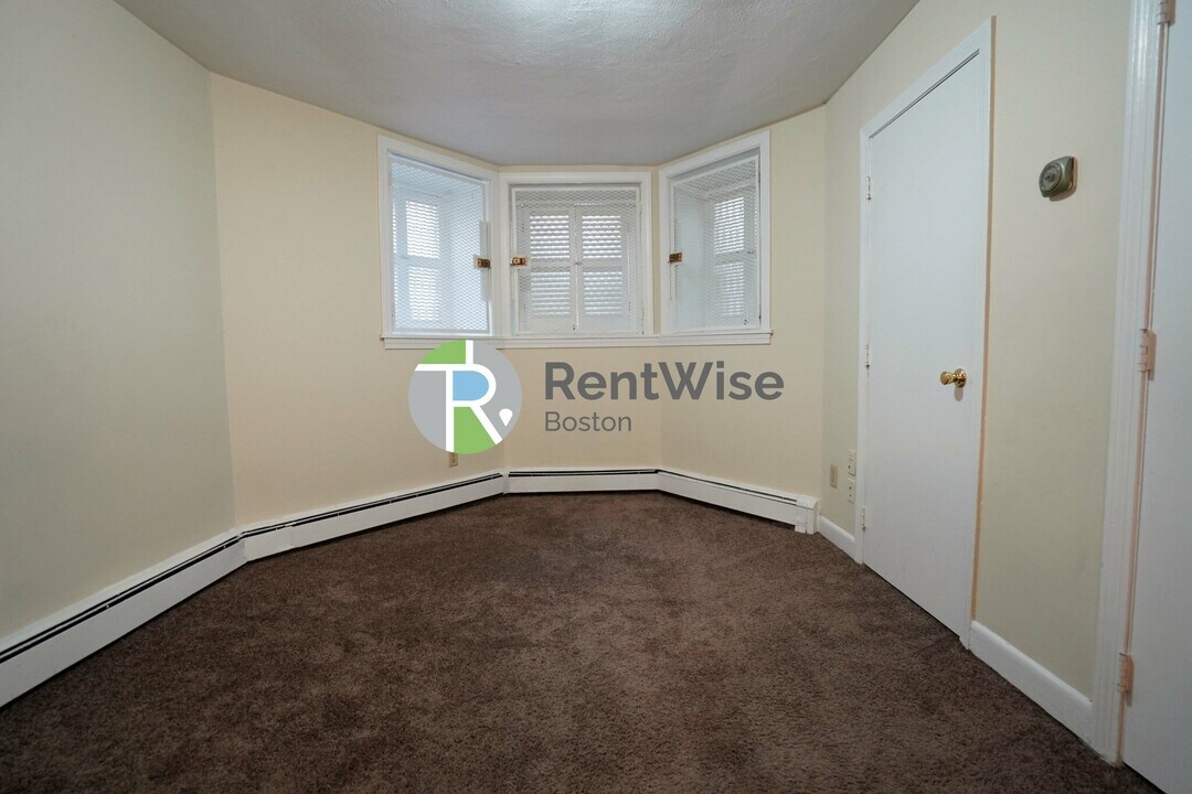 1120 Commonwealth Ave in Brighton, MA - Building Photo