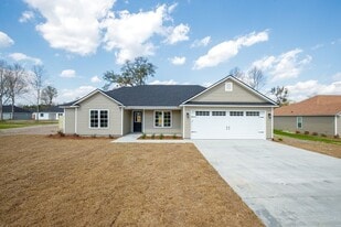 4613 Caden Pl in Valdosta, GA - Building Photo