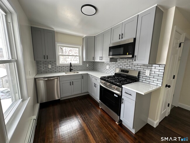 713 S Main St in Torrington, CT - Building Photo - Building Photo