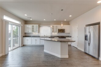 9224 Midnight Cellars St in Las Vegas, NV - Building Photo - Building Photo