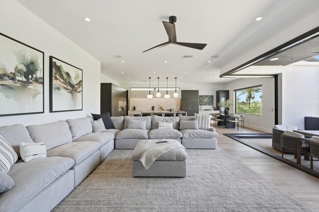 property at 4544 N Evans Dr