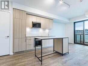 251 Masonry Wy in Mississauga, ON - Building Photo - Building Photo