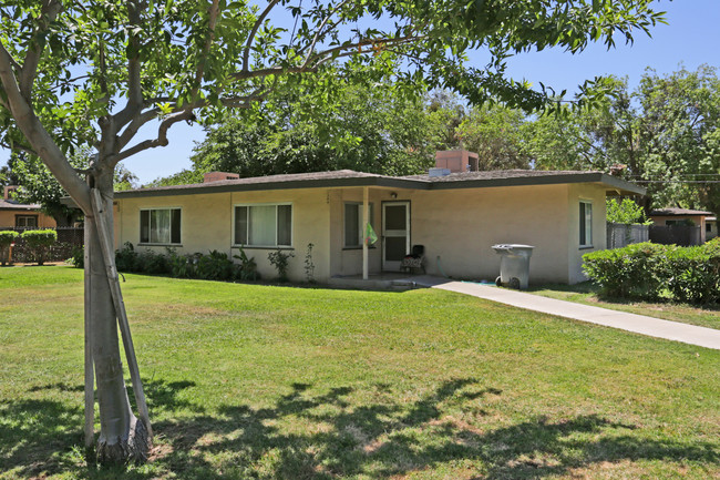 405 U St in Merced, CA - Foto de edificio - Building Photo