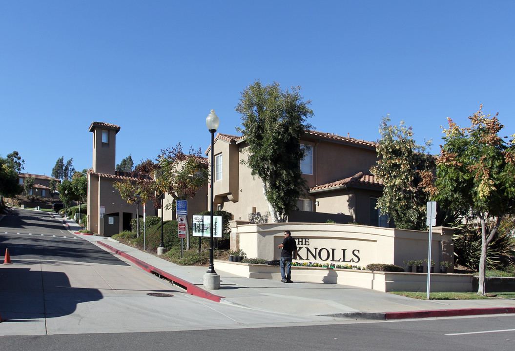 The Knolls in San Marcos, CA - Building Photo