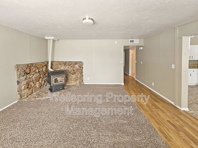 6552 Valley Ave in Inyokern, CA - Building Photo - Building Photo