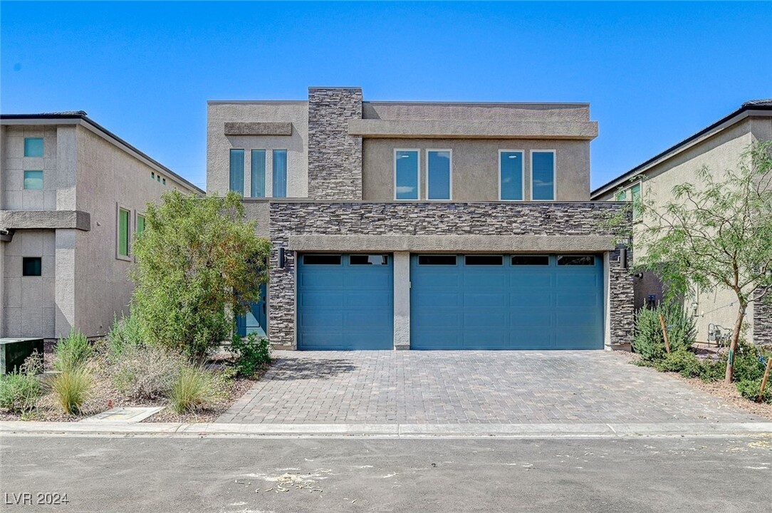 642 Steep Cyn Ave in Las Vegas, NV - Building Photo