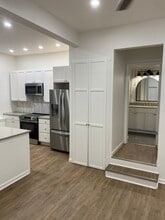 203 E Ellsworth St, Unit #2 in Columbia City, IN - Foto de edificio - Building Photo