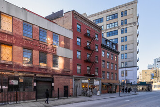 Cooperative in New York, NY - Building Photo - Primary Photo