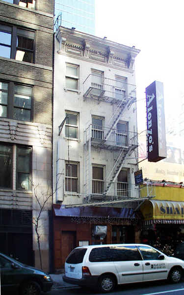 302 E 45th St in New York, NY - Building Photo - Building Photo