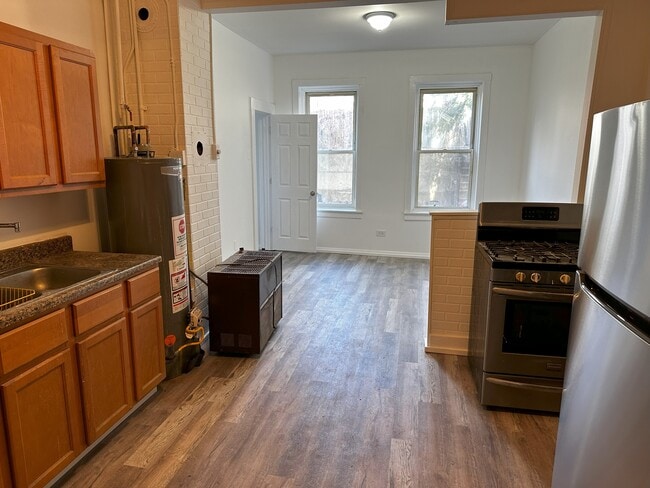 2222 W 19th St in Chicago, IL - Building Photo - Building Photo