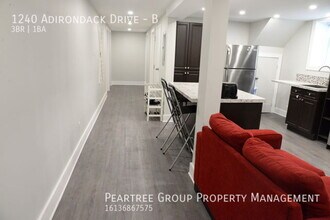 1240 Adirondack Dr in Ottawa, ON - Building Photo - Building Photo