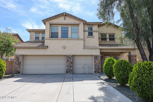 property at 811 E Kapasi Ln