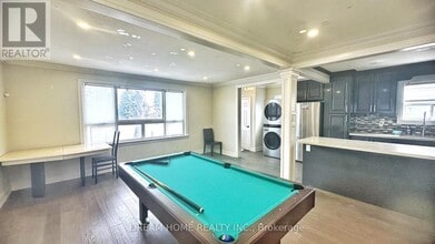 1018 Kennedy Rd in Toronto, ON - Building Photo - Building Photo