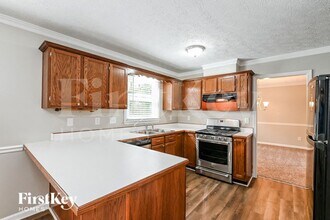 1817 Emerson Lake Cir in Snellville, GA - Foto de edificio - Building Photo