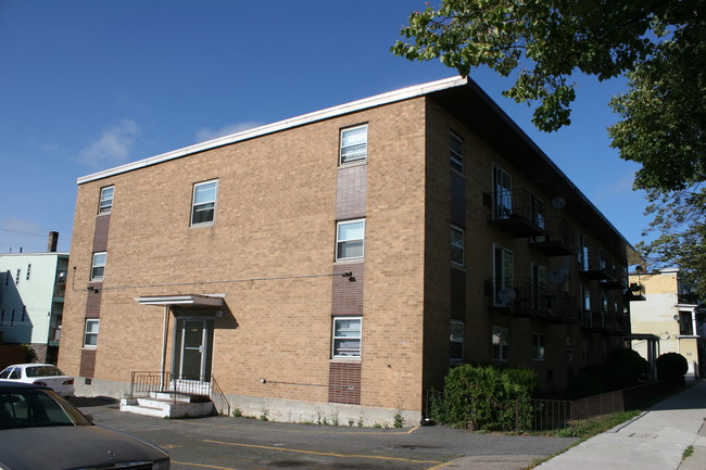 Bennington Arms in East Boston, MA - Foto de edificio - Building Photo