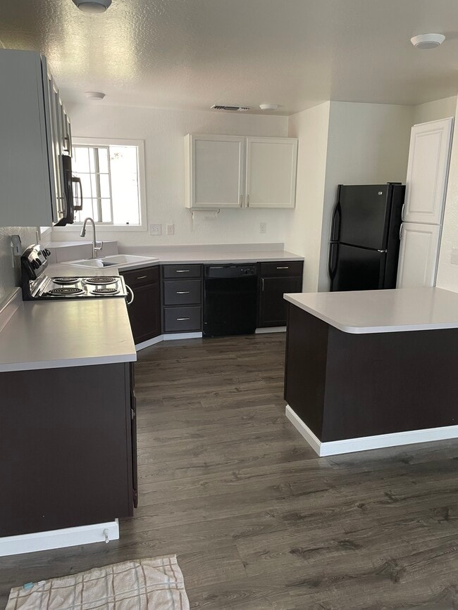 824 Poverty Hill Dr, Unit Apartment for rent in Placerville, CA - Building Photo - Building Photo
