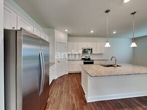 824 Headland Wy in Canton, GA - Building Photo - Building Photo