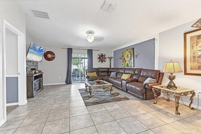 16505 Myrtle Sand Dr in Wimauma, FL - Building Photo - Building Photo