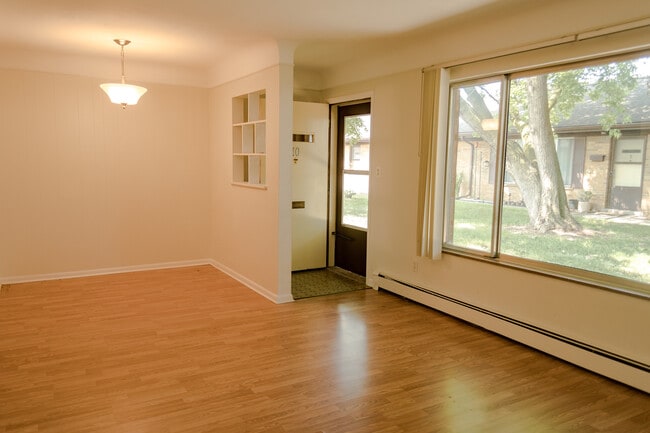 4304 W 13 Mile Rd, Unit 7