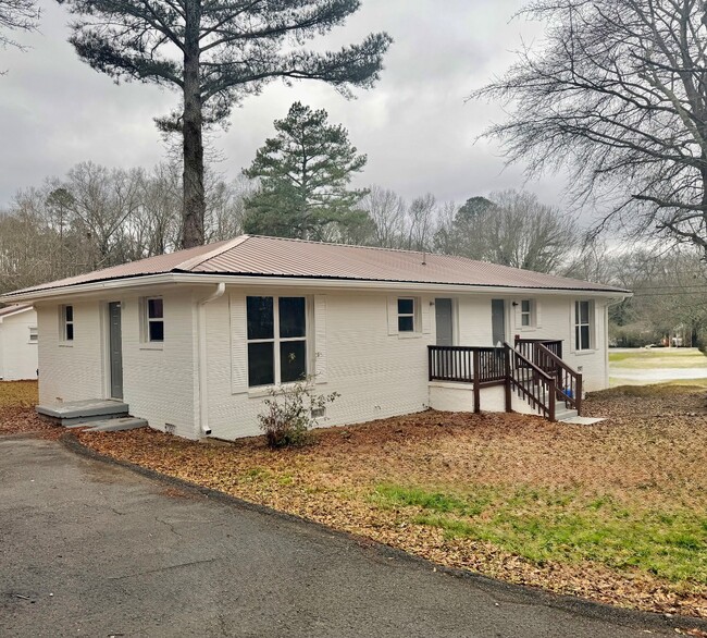 property at 1 Carroll Ln