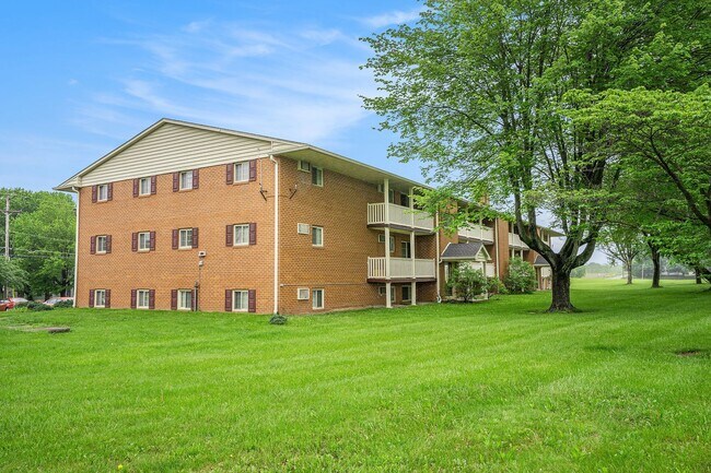 700 Swinehart Rd in Boyertown, PA - Foto de edificio - Building Photo