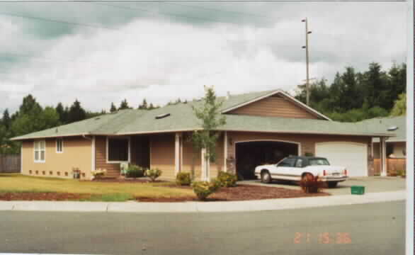 5415 NE 99th Pl in Marysville, WA - Foto de edificio