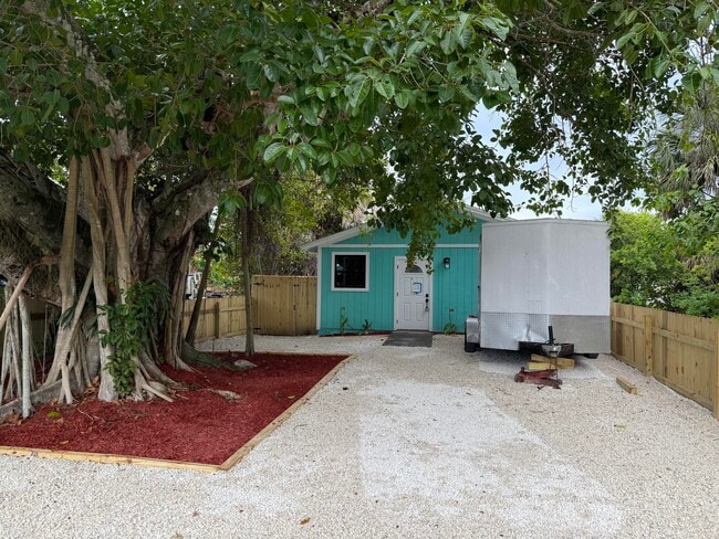 801 Central Ave in Stuart, FL - Building Photo - Building Photo