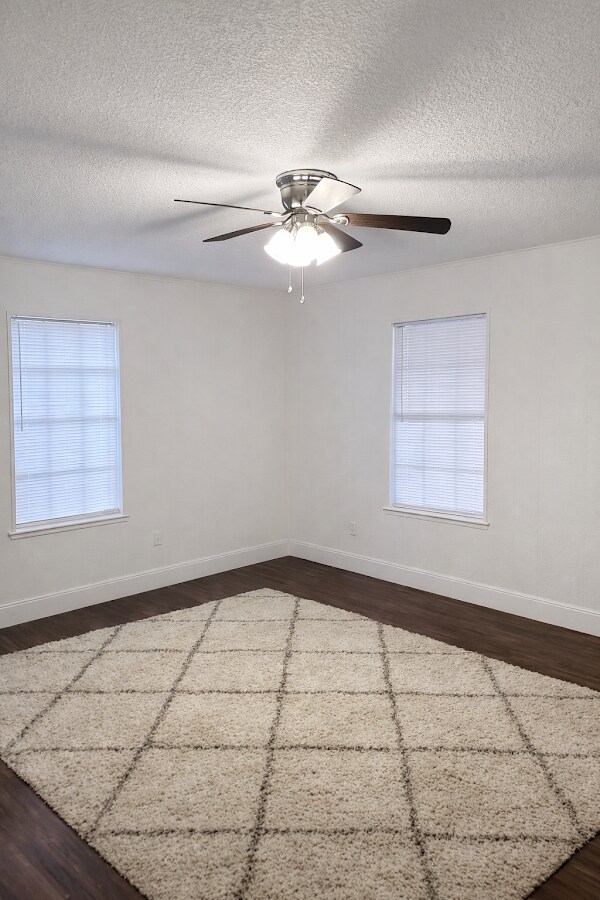 528 W Kellis St in Fort Worth, TX - Building Photo - Building Photo