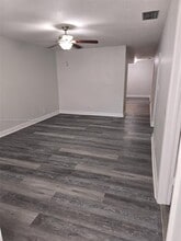 7803 NW 38th St in Coral Springs, FL - Building Photo - Building Photo