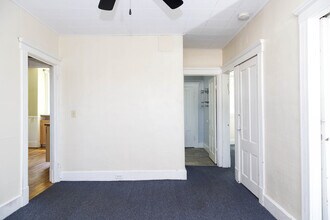 5 Pine Pl, Unit 5 in Burlington, VT - Foto de edificio - Building Photo