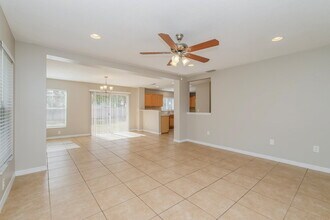 9243 Wellstone Dr in Land O Lakes, FL - Building Photo - Building Photo