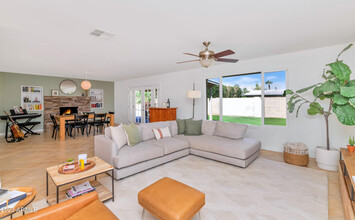 8626 E Sells Dr in Scottsdale, AZ - Building Photo - Building Photo