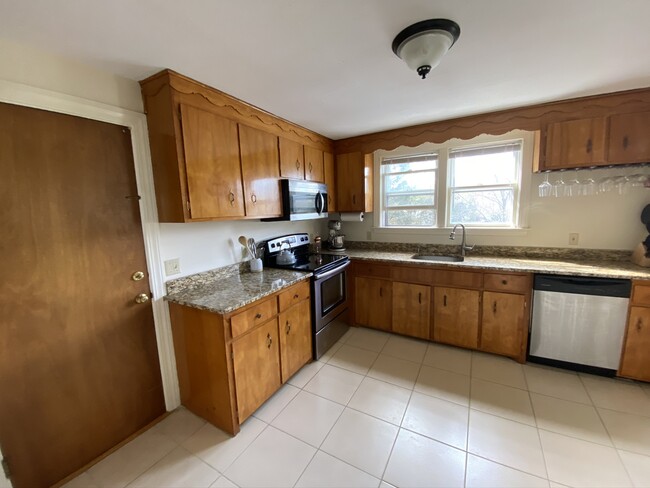 34 Lake Ave, Unit 1