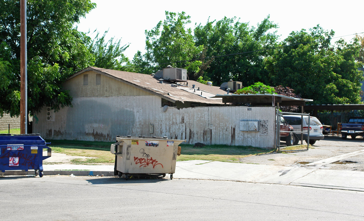 770 N Barton Ave in Fresno, CA - Building Photo