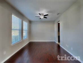 5363 Suncatcher Dr in Wesley Chapel, FL - Building Photo - Building Photo