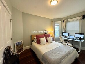 147 Boston St, Unit 2 in Boston, MA - Building Photo - Building Photo