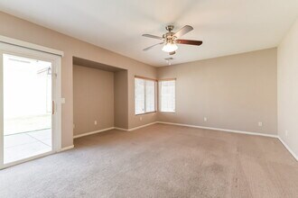 10762 Sheridan Dawn Ct in Henderson, NV - Building Photo - Building Photo