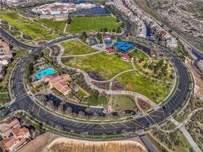 28301 Esplanada Dr in Santa Clarita, CA - Building Photo - Building Photo