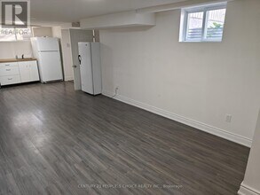 504 Bader Ave in Oshawa, ON - Building Photo - Building Photo