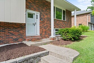 1305 Jake Ln in Columbia, MO - Building Photo - Building Photo