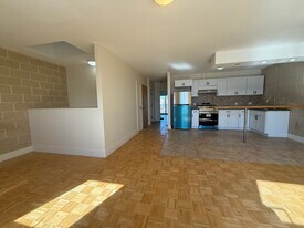 5807-5811 32nd Ave in Woodside, NY - Building Photo