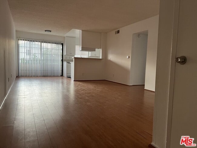 property at 710 Crenshaw Blvd