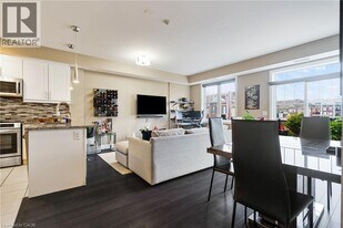 272 Georgian Dr in Oakville, ON - Building Photo