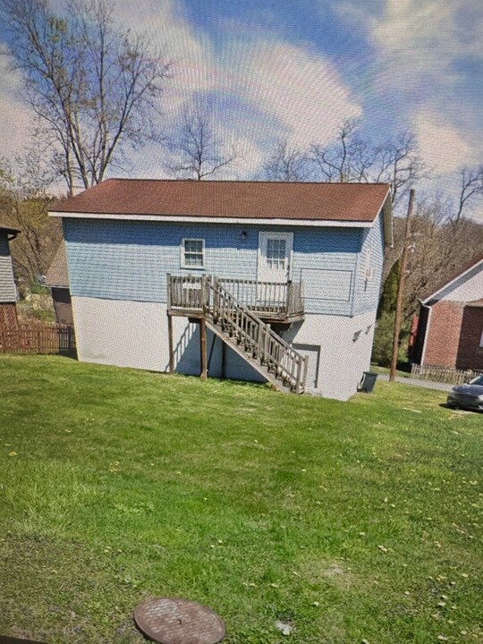 128 Dents Run Blvd in Granville, WV - Building Photo