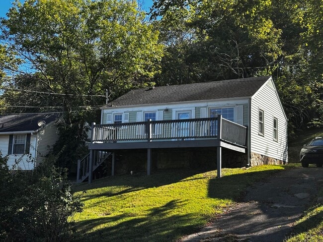 304 Sentinel Dr