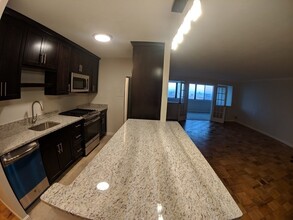 6 Whittier Pl in Boston, MA - Building Photo - Building Photo